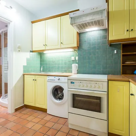Downtown Urban Flat For 4 People In Plaka * Athens