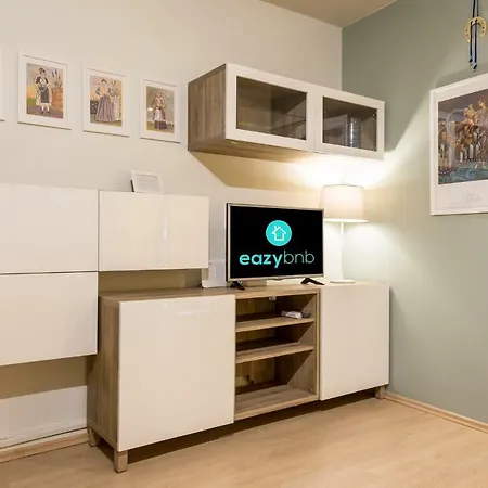 Downtown Urban Flat For 4 People In Plaka