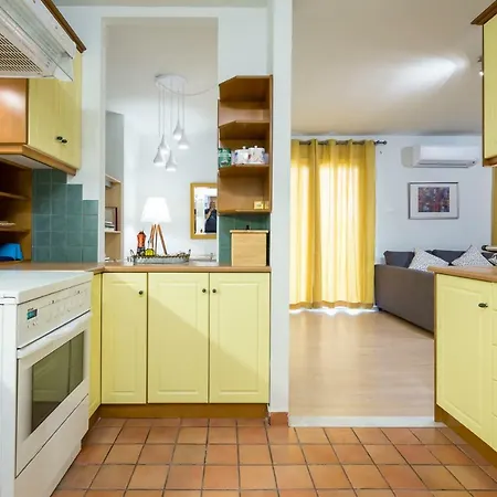 Downtown Urban Flat For 4 People In Plaka * Athens
