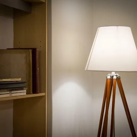 Downtown Urban Flat For 4 People In Plaka Athens