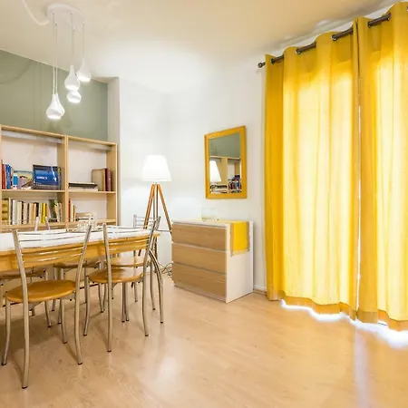Downtown Urban Flat For 4 People In Plaka Apartment Athens